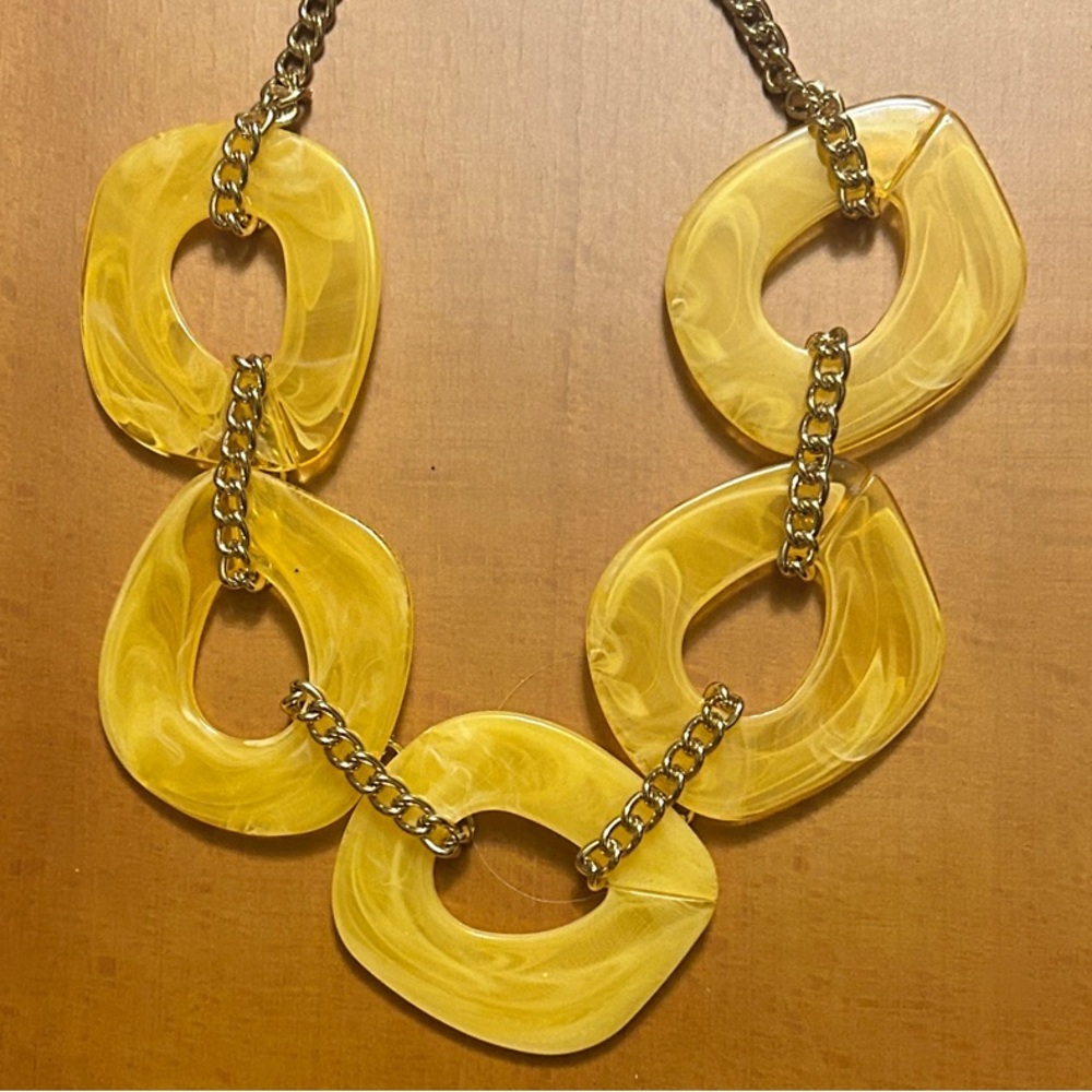 Yellow Marbled Link Necklace with Gold-Tone Chain - NY